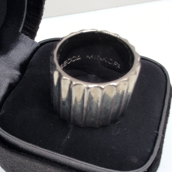 Auth Rebecca Minkoff Silver Tone Ribbed Wide Band Ring - Chic & Classic Size 6.5 - Picture 1 of 5
